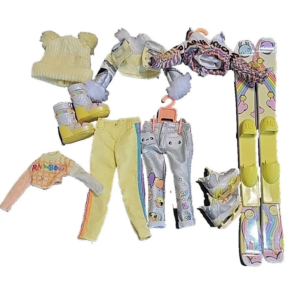 Rainbow High Winter Break Sunny Madison replacement outfits accessories